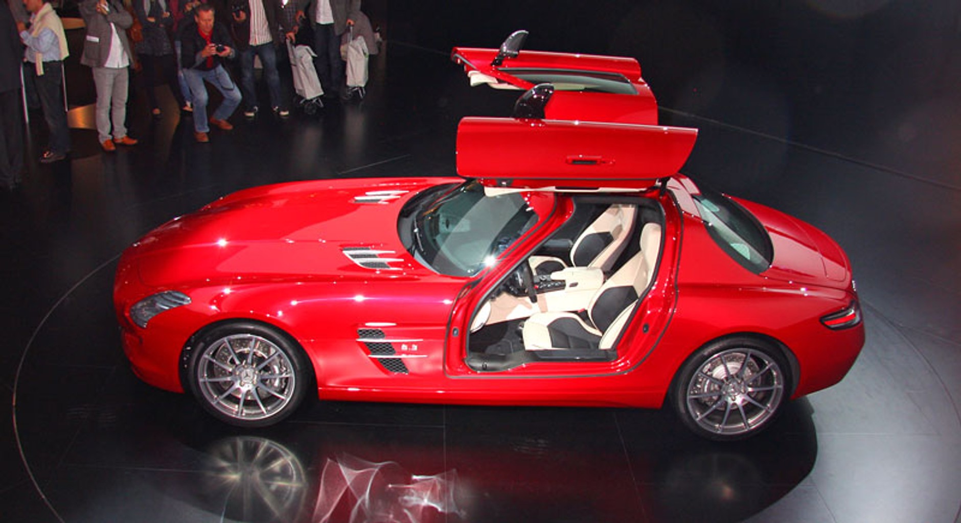 IAA Frankfurt 2009: Mercedes-Benz SLS AMG – Gullwing XXI wieku, pierwsze wrażenia