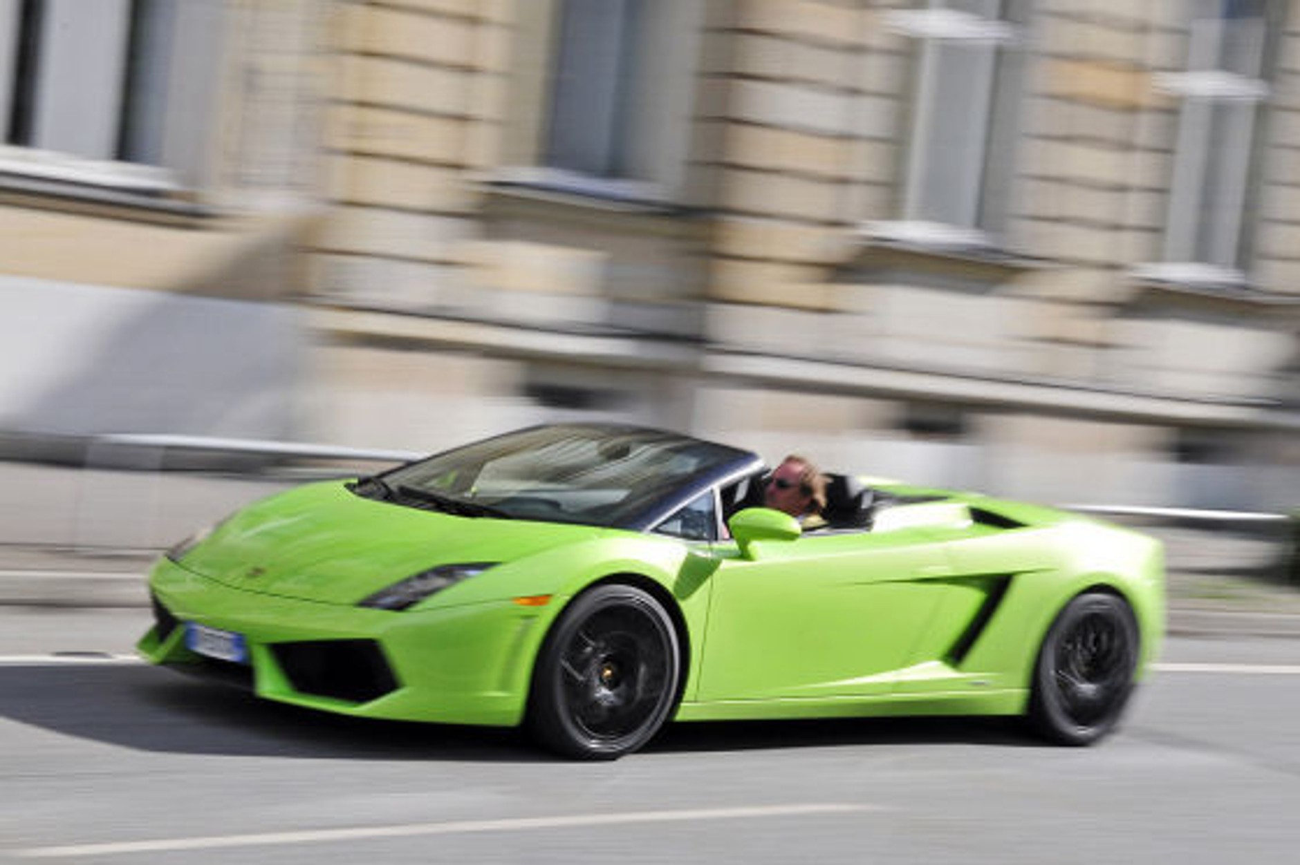 Traktor Lamborghini kontra Gallardo