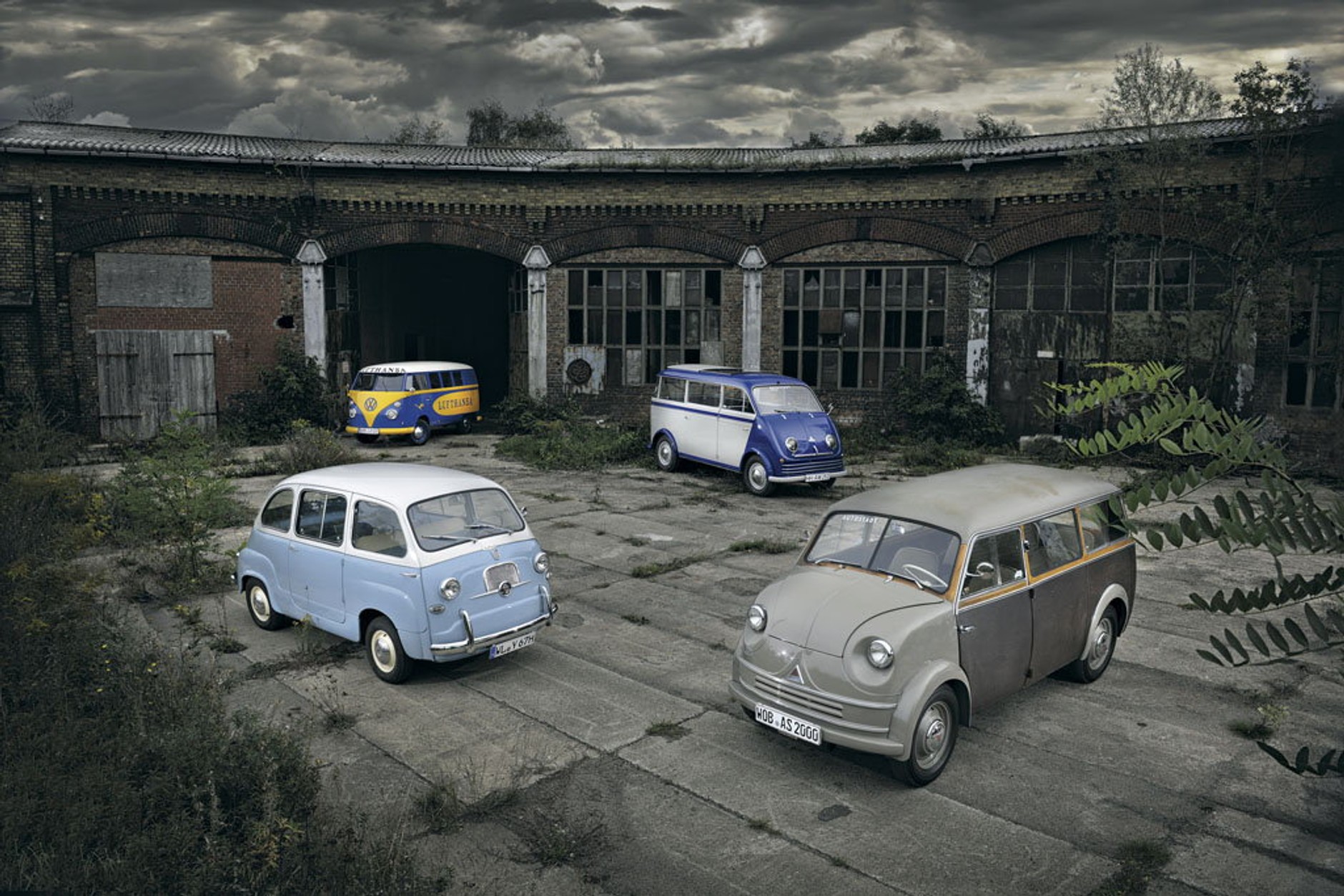 Podróż w czasie i przestrzeni - porównanie vanów z lat 50. XX w.