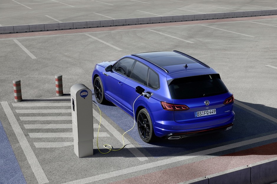 Volkswagen Touareg R – hybryda na sportowo