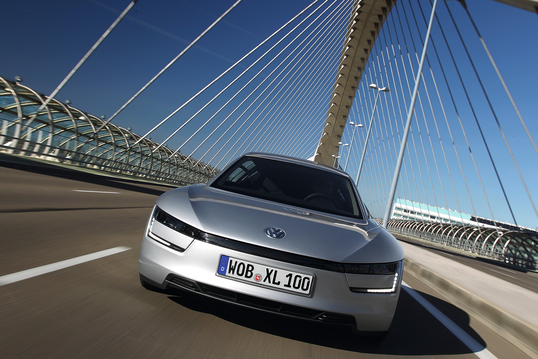 VW XL1 na trasie z Lucerny do Genewy