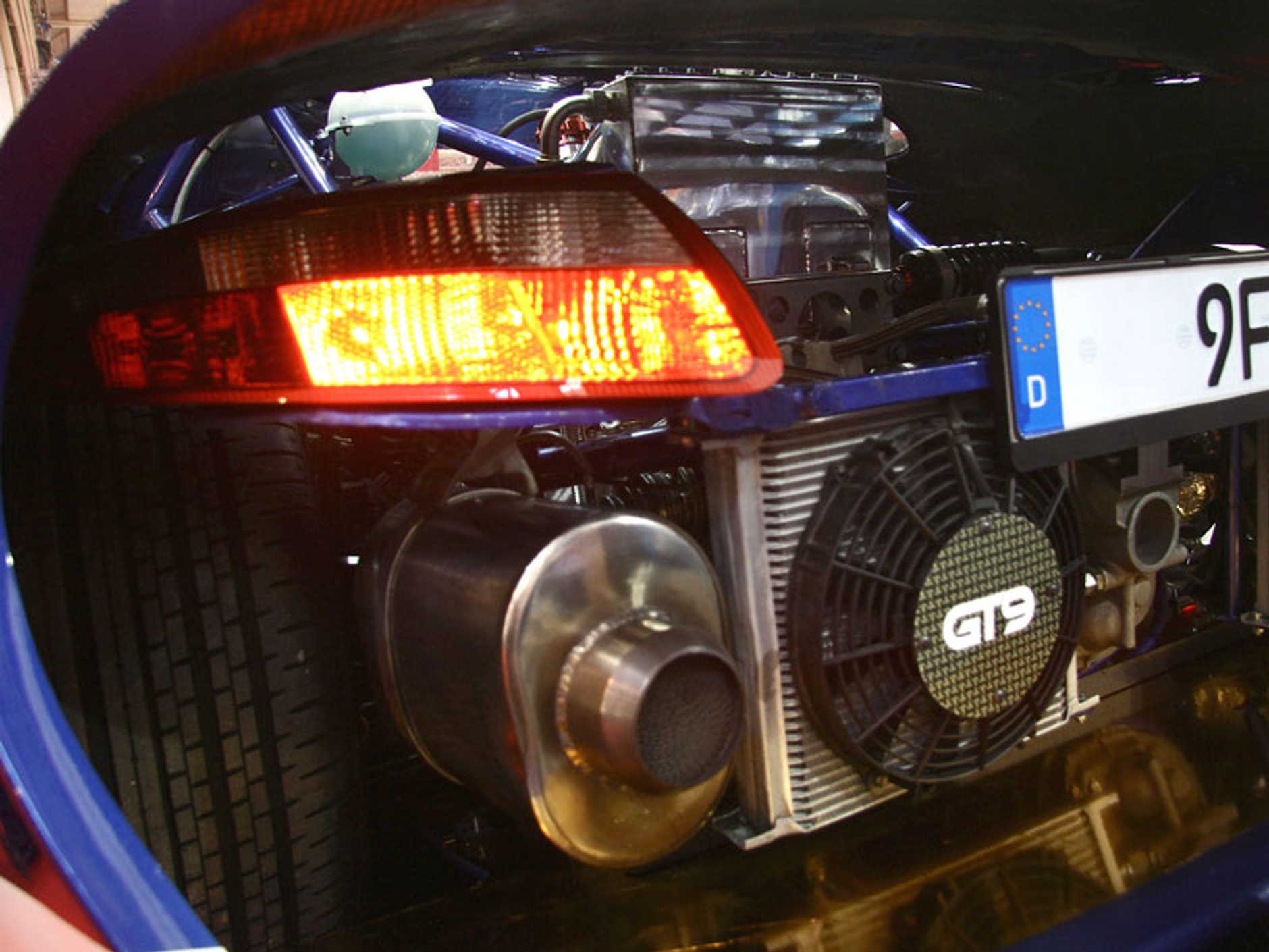 9ff GT9: podrasowane Porsche pokonało Bugatti Veyron