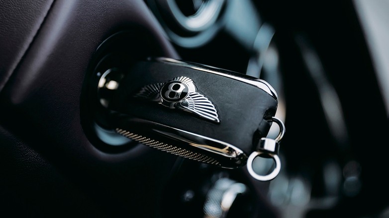 Bentley Flying Spur V8 S - Małe mieszkanko... w Bentleyu