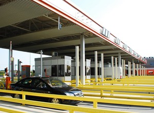 Jak szybko zapłacić za autostradę? ViaAuto bez tajemnic