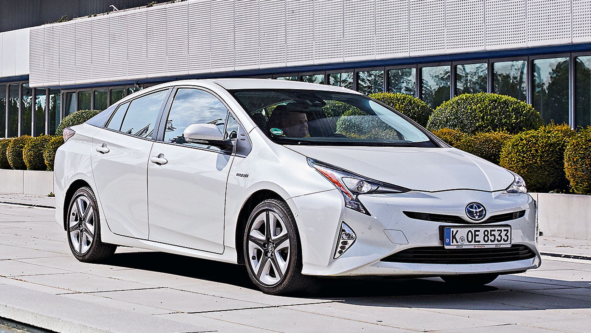 Toyota Prius IV Hybrid Executive