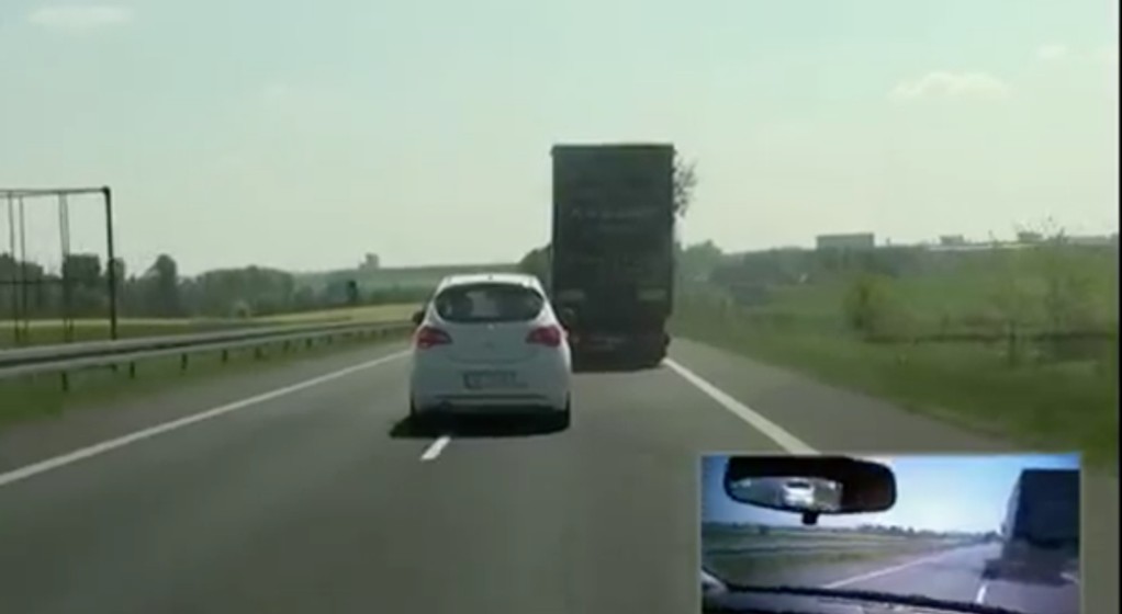 ITS: Jazda samochodem z kierownicą po prawej stronie