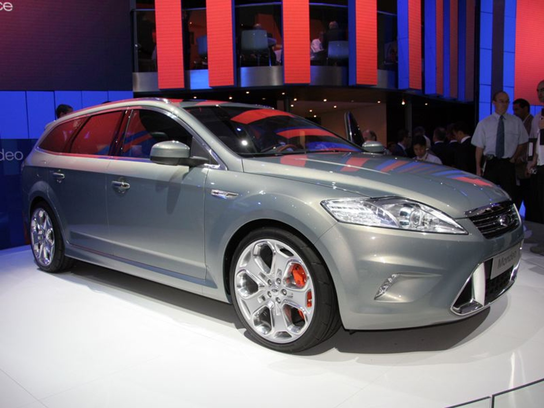 Paryż na żywo: fotogaleria z targów – Ford Mondeo