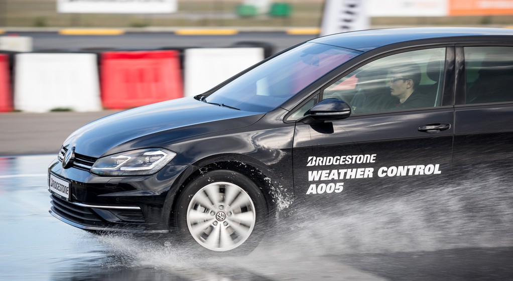Bridgestone: całoroczna opona Weather Control A005