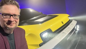 Przyjrzałem się najbardziej szalonemu Renault od 40 lat. Do zera skraca dystans między miejskim hatchem a superautem