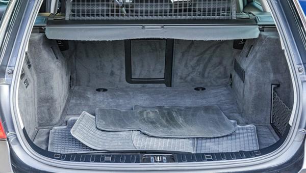 Dywaniki w bagażniku