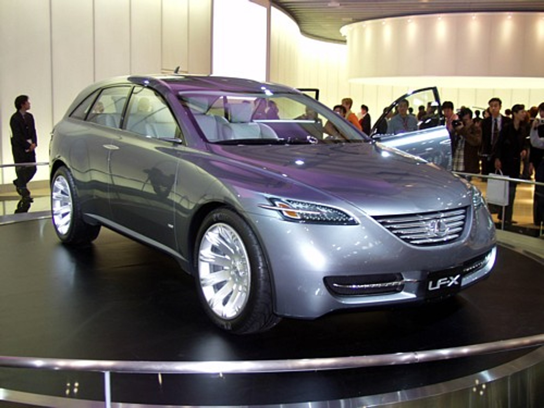 37 Tokyo Motor Show (23.10 - 05.11)