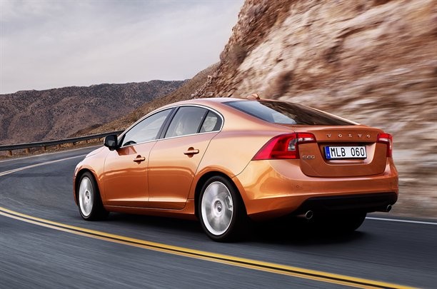 Volvo S60 dostępne będzie z dwoma zawieszeniami