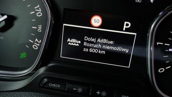 Problemy z AdBlue - jak zatankować, by nie zepsuć auta i nie przepłacić?