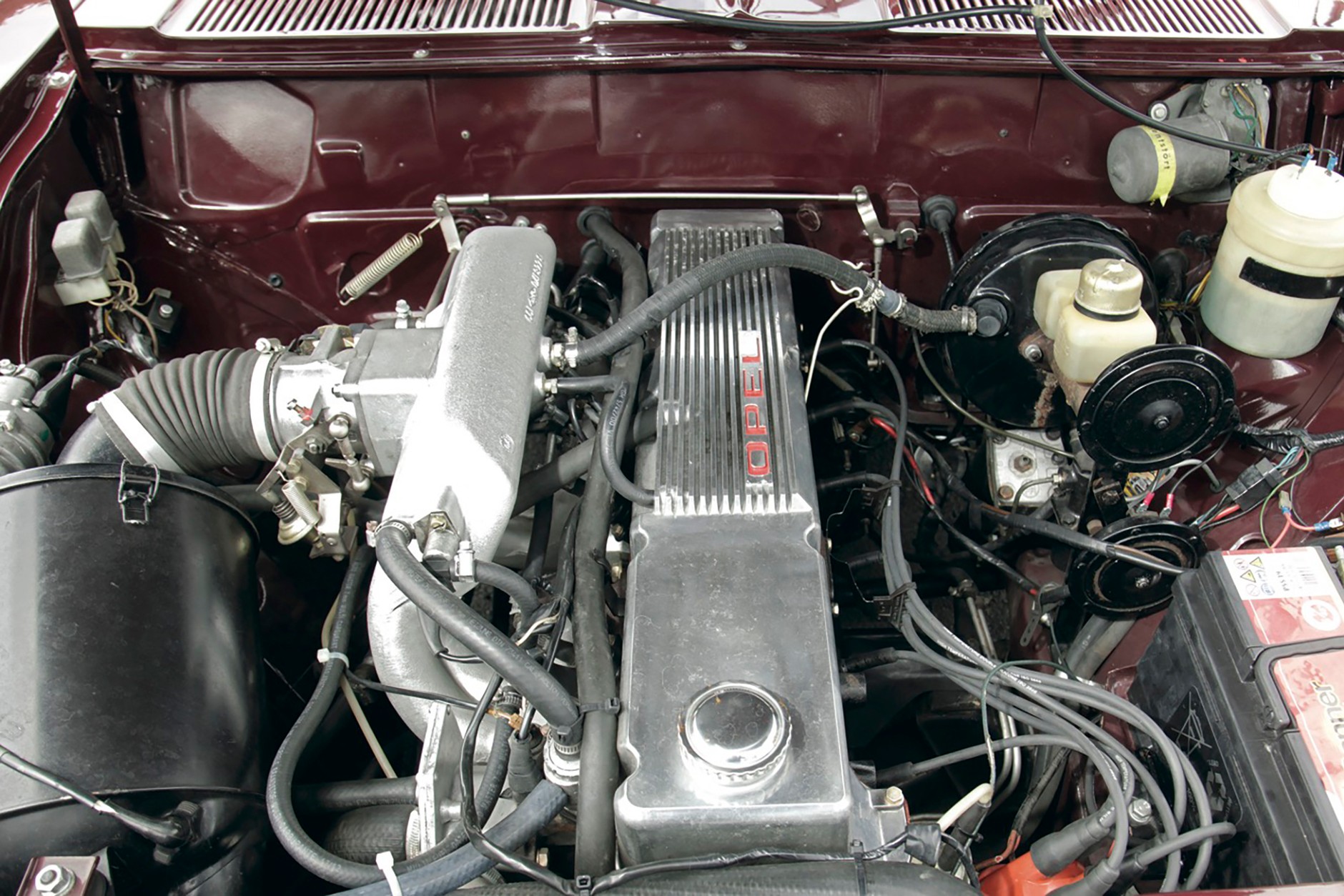 Opel Commodore A GS/E - muskuły i bufonada