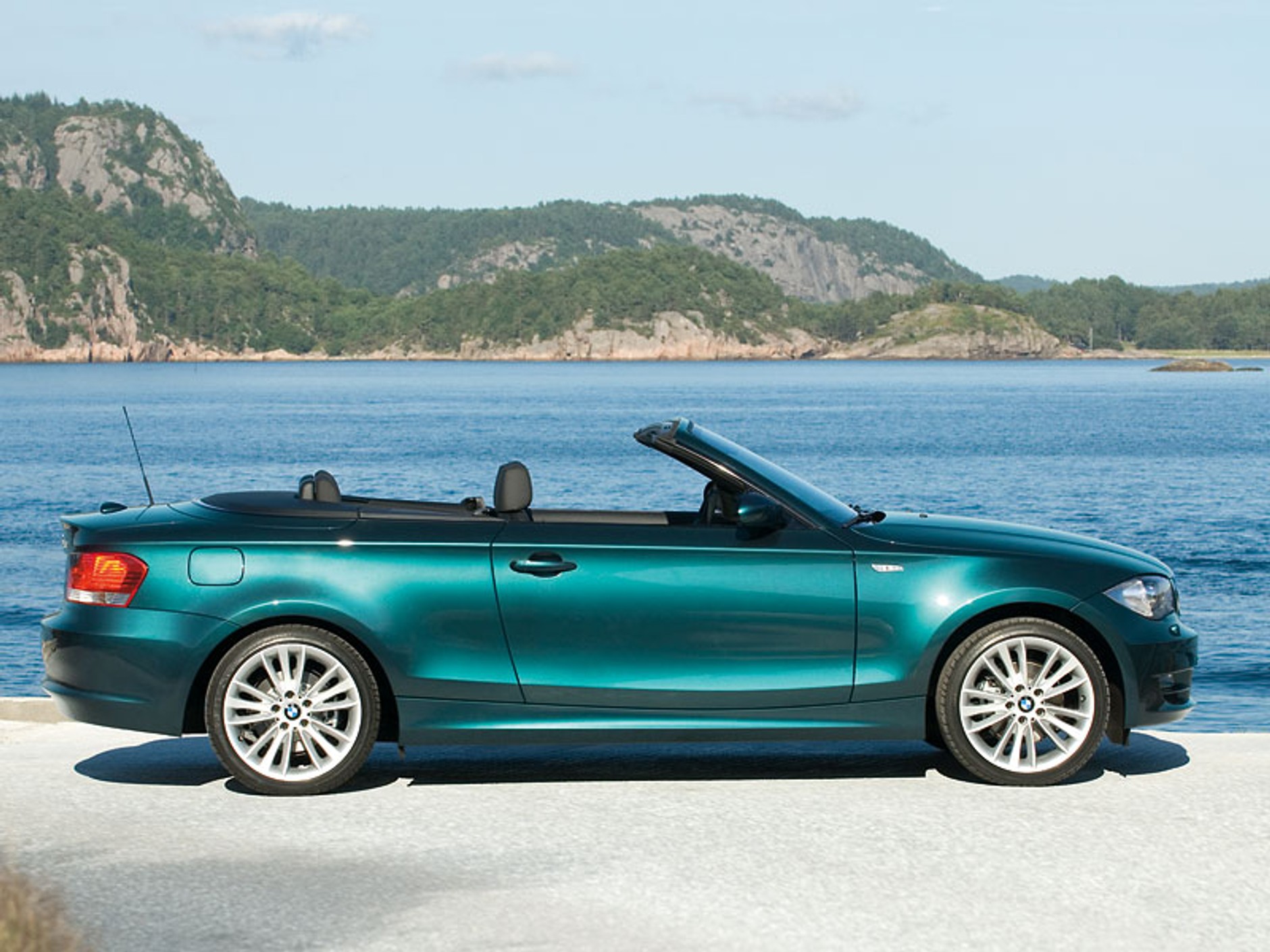 BMW 1 Cabrio: nowe fotografie i oficjalne informacje