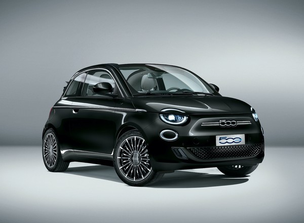 Elektryczny Fiat 500 debiutuje w limitowanej wersji La Prima by Bocelli