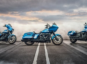 Harley-Davidson prezentuje motocykle Fast Johnnie i Electra Glide Highway King