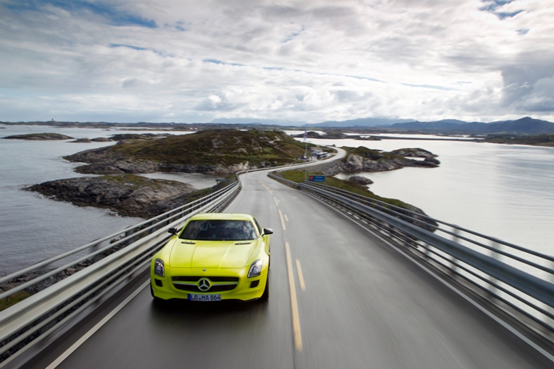 Mercedes SLS AMG E-Cell – z e-pięknem trzeba obcować