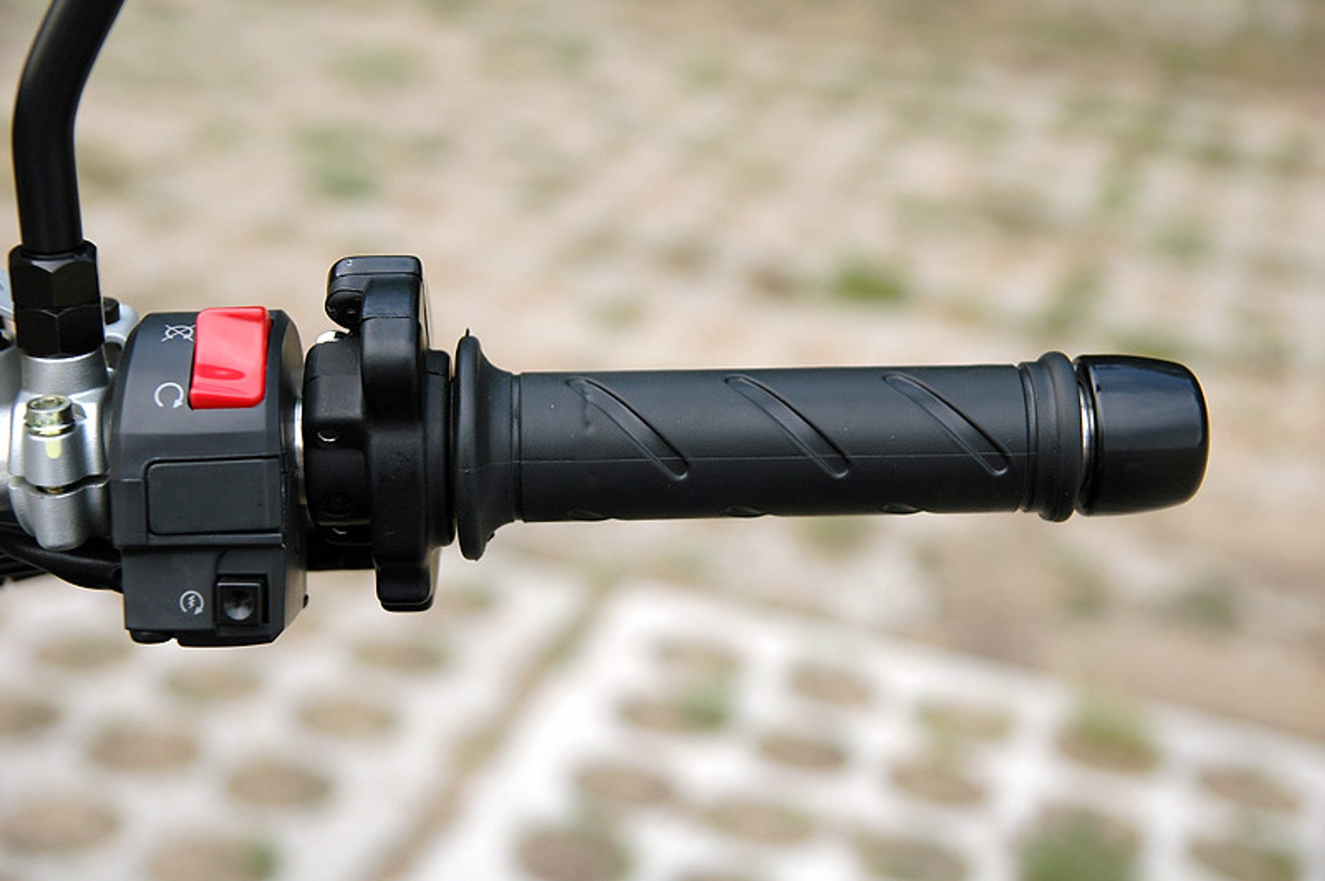 Ducati Monster S2R 1000: stary znajomy (test)