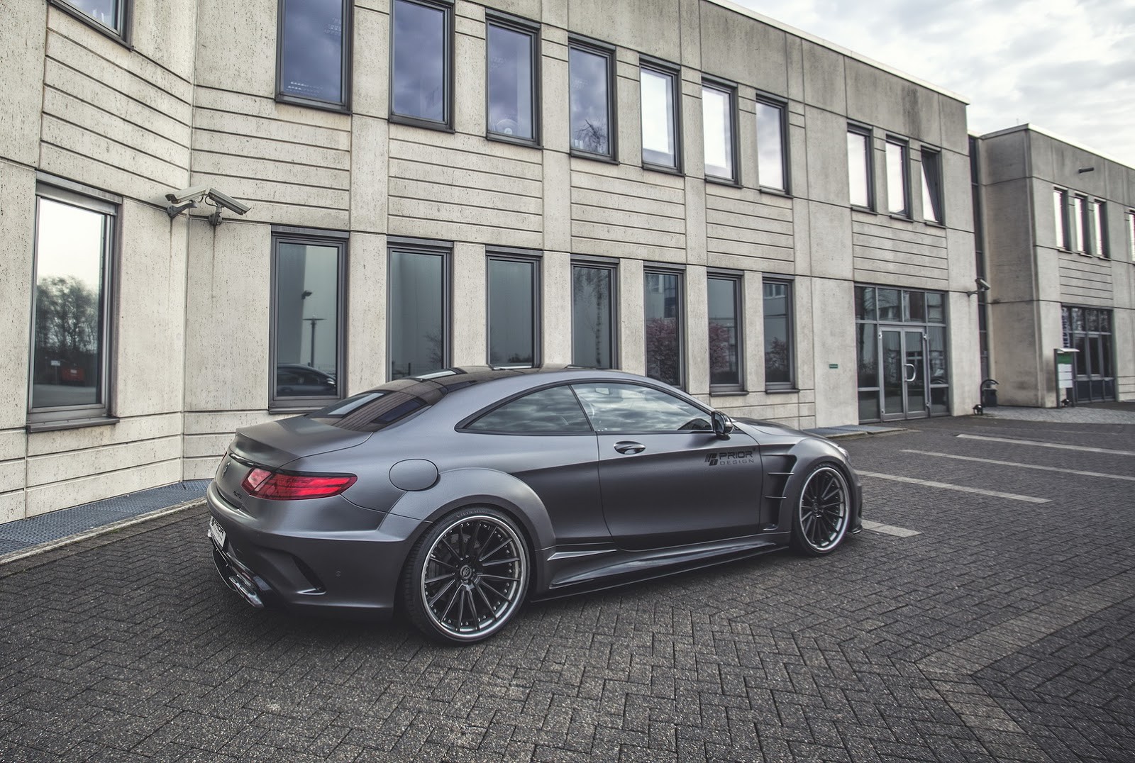 Przypakowana S-klasa Coupe od Prior-Design