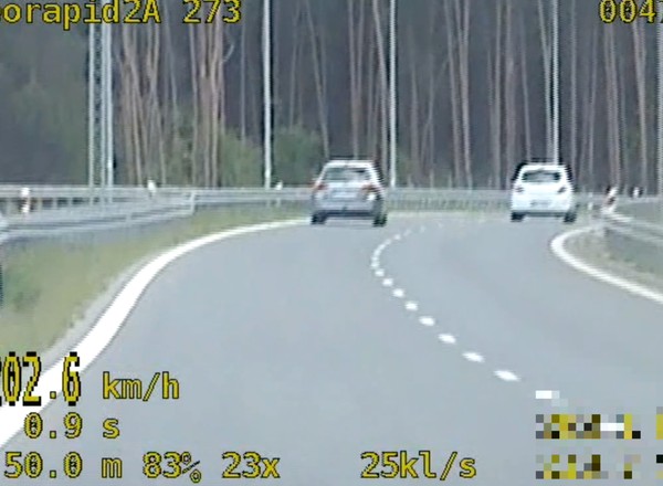 Jechał ponad 200 km/h, bo spieszył się po kwiaty dla mamy. Drogówki to nie przekonało