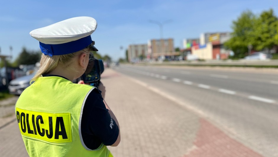 Policjanci zatrzymali ich w nocy. Obaj nie mają już prawa jazdy