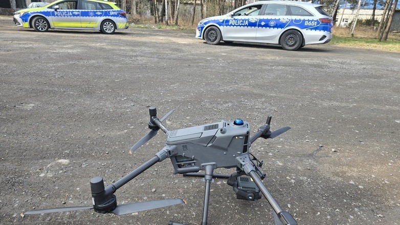 Policyjny dron wykorzystywany do łapania kierowców