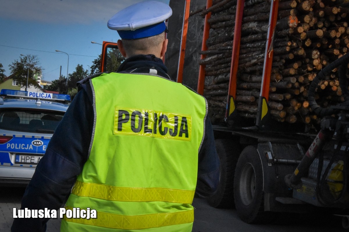 Policjanci kontrolowali okolice obwodnicy. Mandaty sypały się "z nieba"