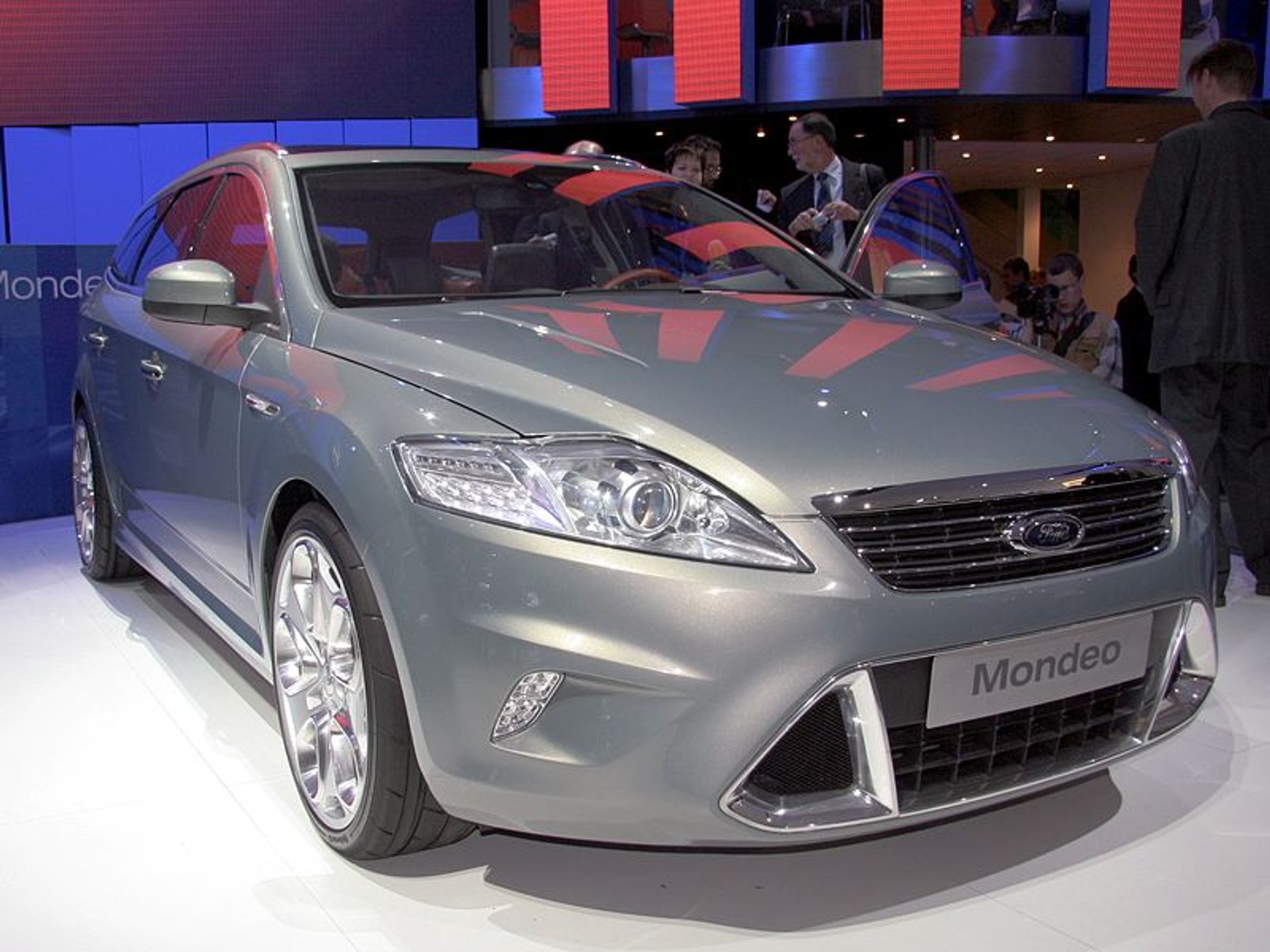 Paryż na żywo: fotogaleria z targów – Ford Mondeo