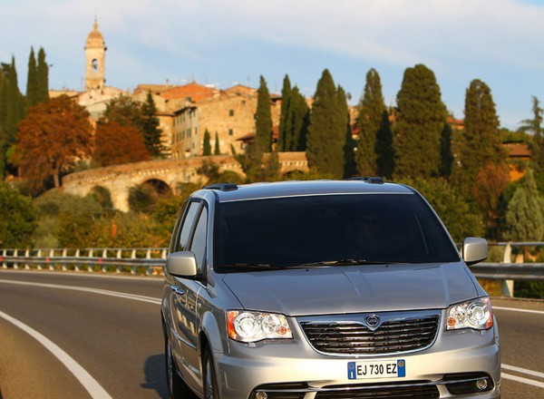 Lancia Voyager: to idelana limuzyna podróżna