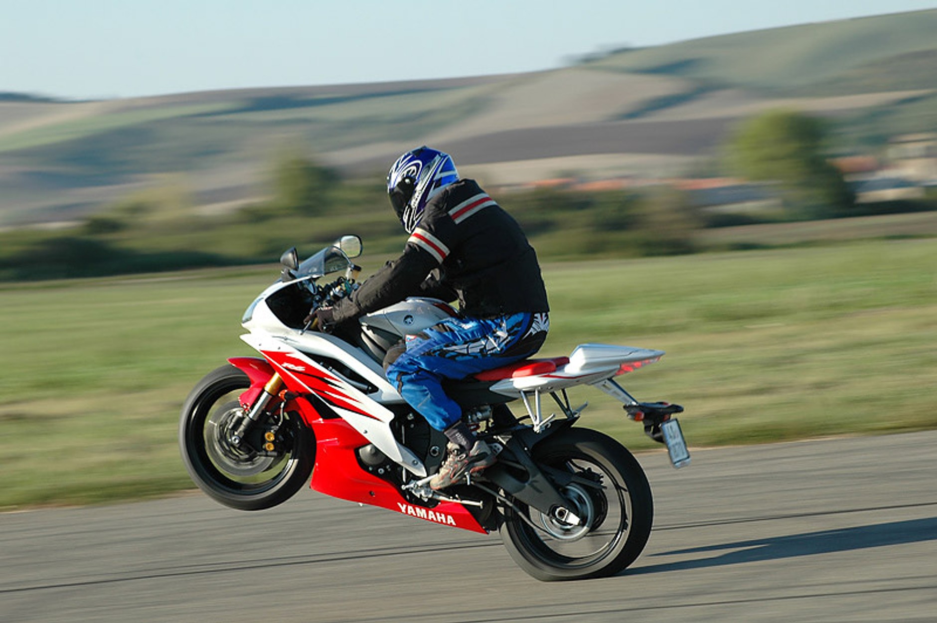 Yamaha YZF R6R: siła przyciągania