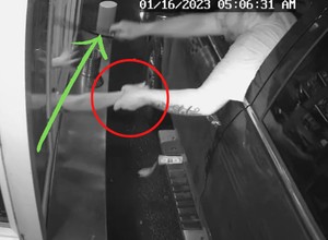 Podjechał pod okienko "drive-thru". Nic nie wskazywało, że klient zaatakuje