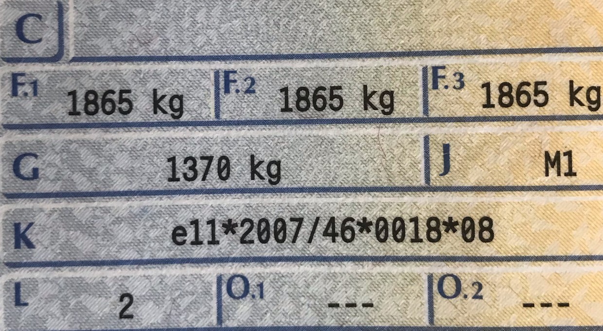 Pole "F.2" w dowodzie rejestracyjnym. Warto sprawdzić tę informację