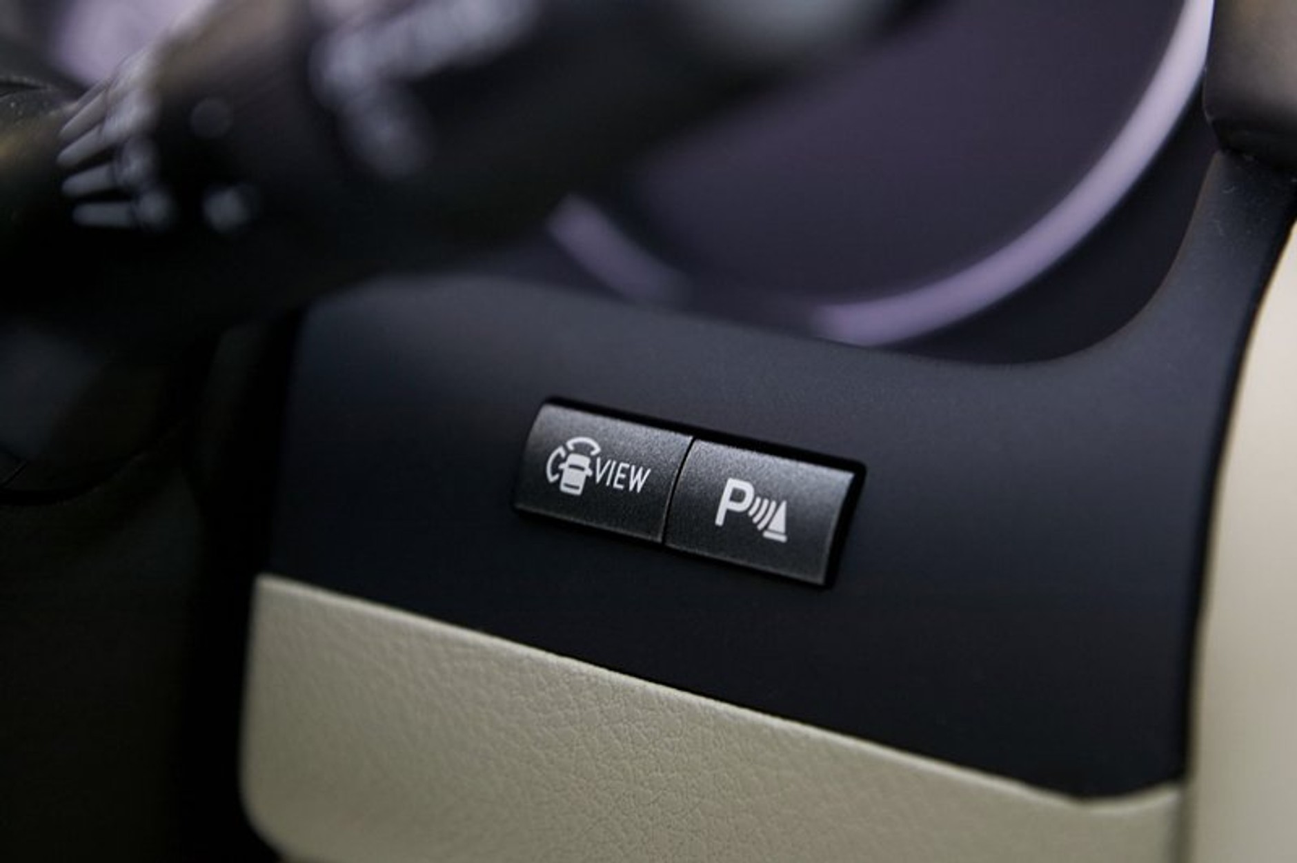 Lexus LX 570 nowa kreacja na temat Land Cruisera