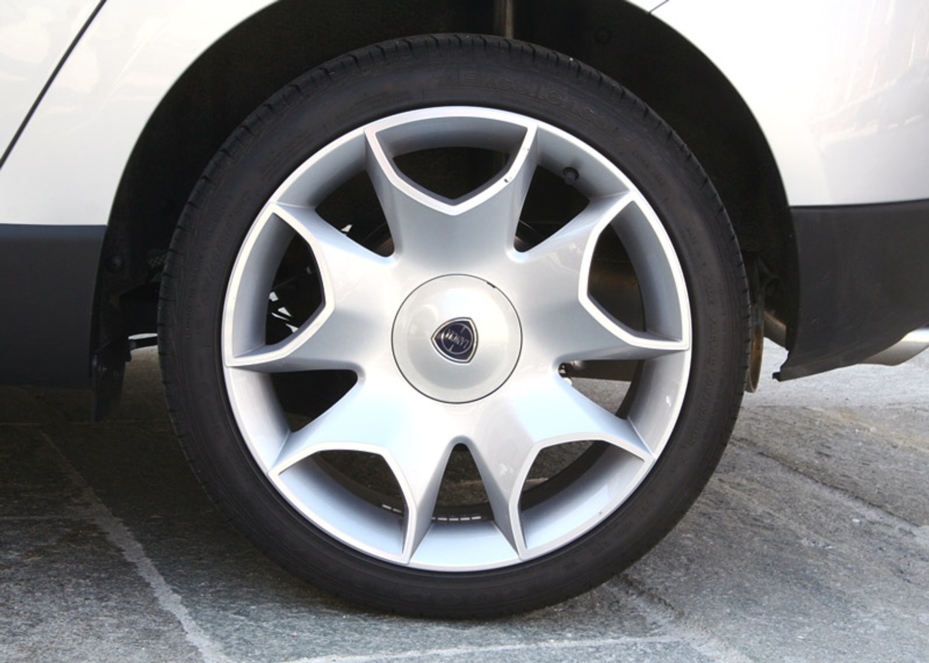 Pierwsze wrażenia: Lancia Delta – legenda w nowym runie