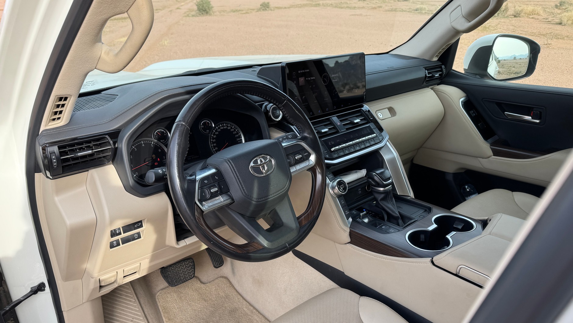 Toyota Land Cruiser 300 w Arabii Saudyjskiej