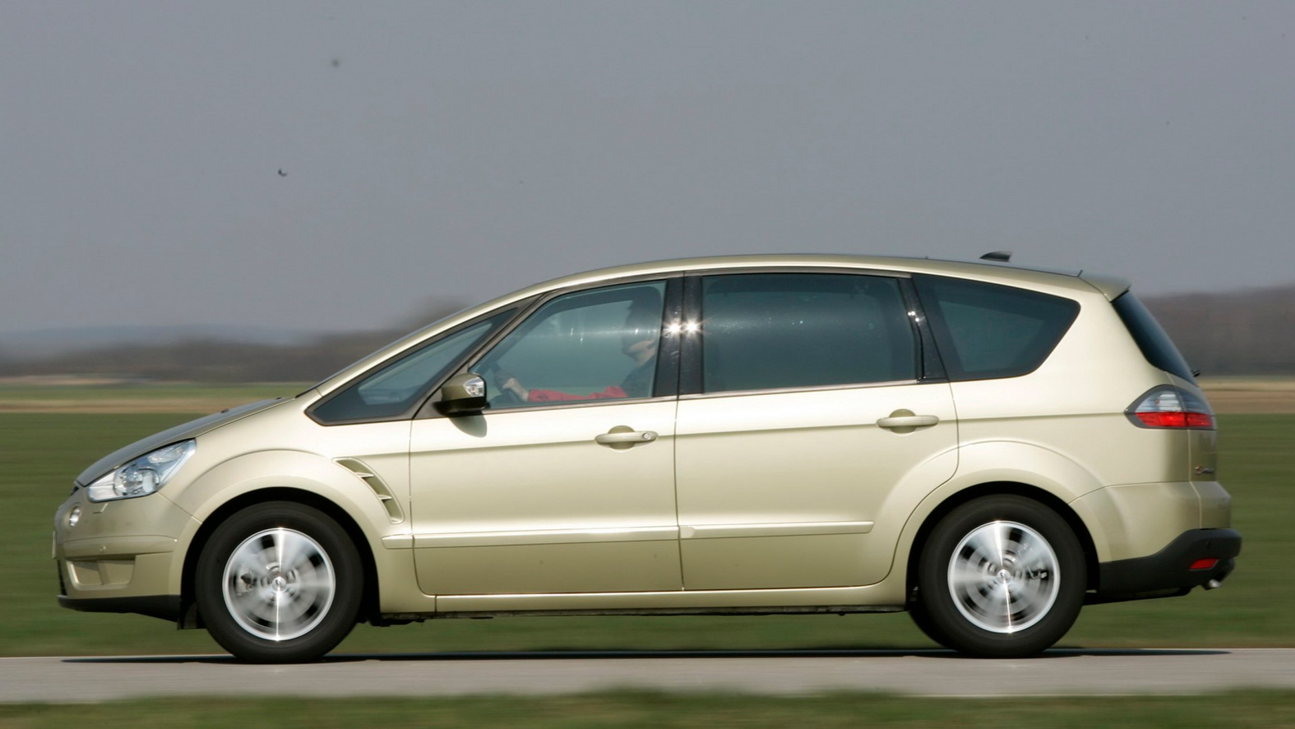 Ford S-Max  – niby praktyczny, rodzinny van, ale na sportowo. Egzamin dojrzałości zaliczony!