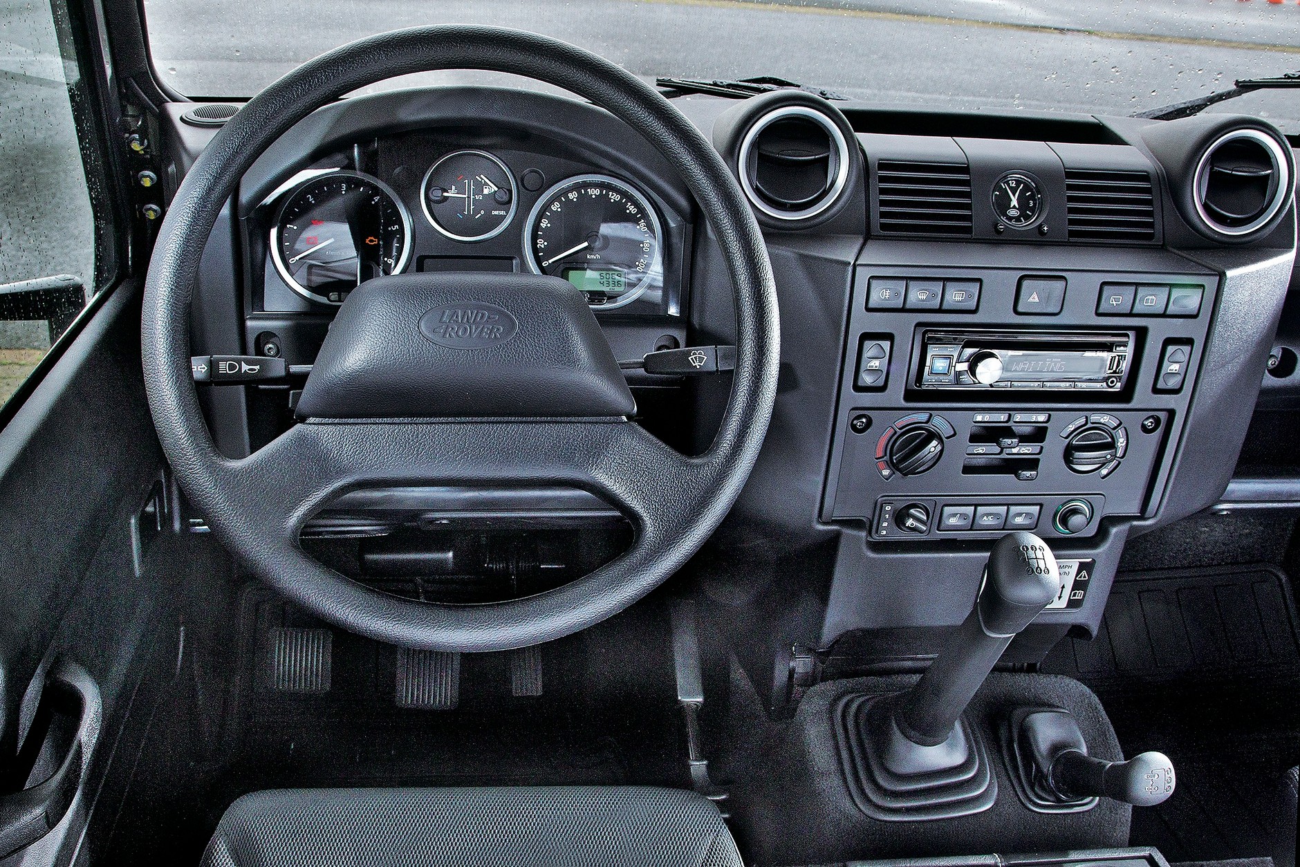 Land Rover Defender 110