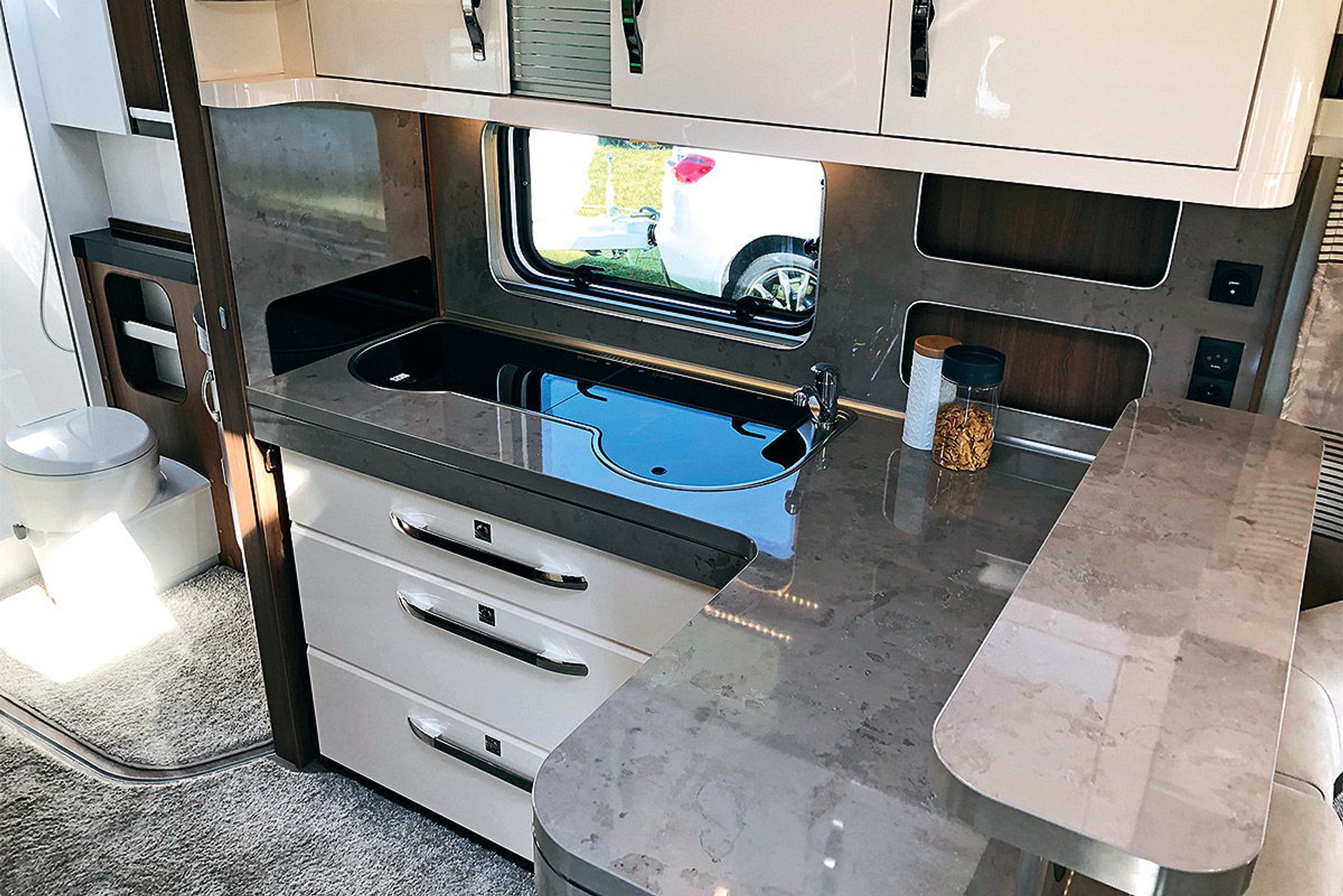 Nowe przyczepy z targów caravaningowych w Stuttgarcie