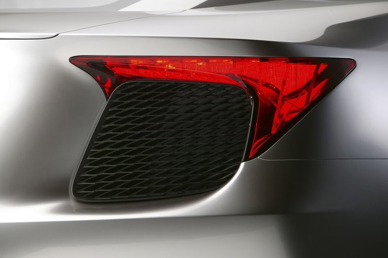 Lexus LFA: zainteresowanie przekroczyło plany produkcyjne