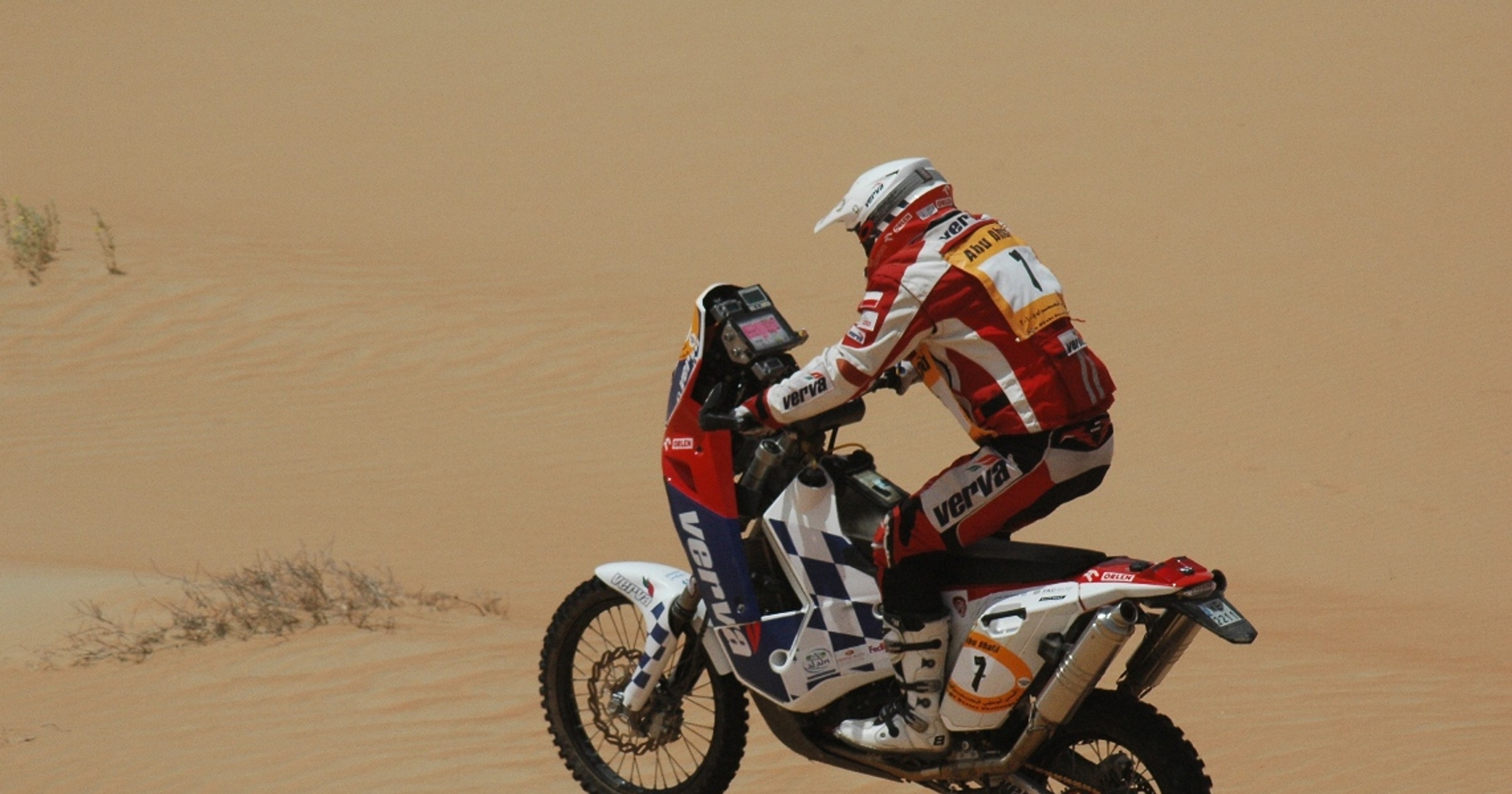 Abu Dhabi Desert Challenge 2010: świetna postawa polskich motocyklistów - jutro ostatni etap