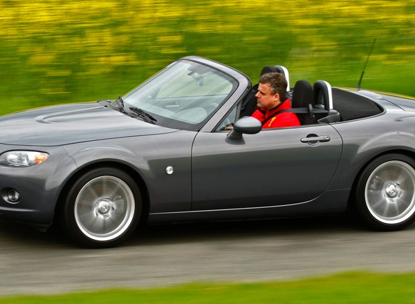 Świetny roadster, tylko ta korozja...