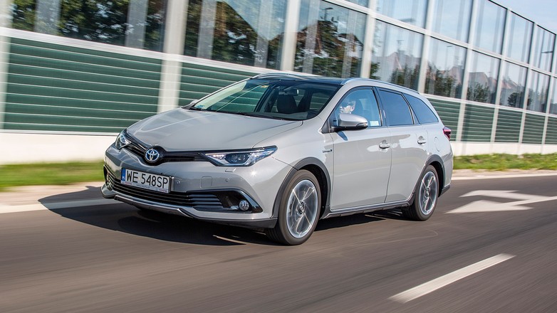 Toyota Auris Touring Sports kombi 1.8 Hybrid - hybryda dla aktywnych