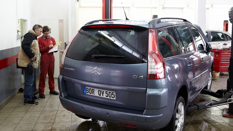 Sprawdzanie auta przed zakupem