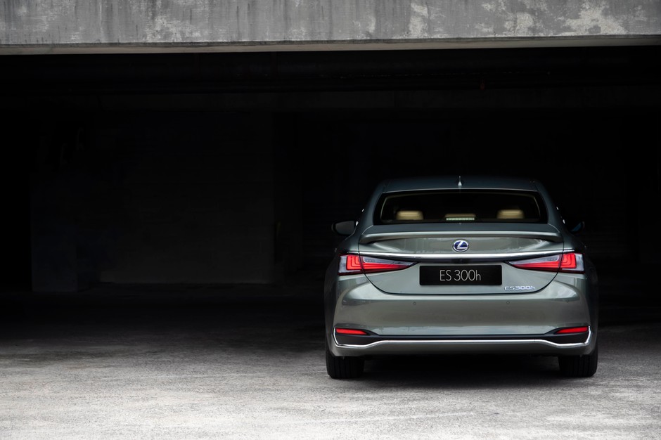 Lexus ES