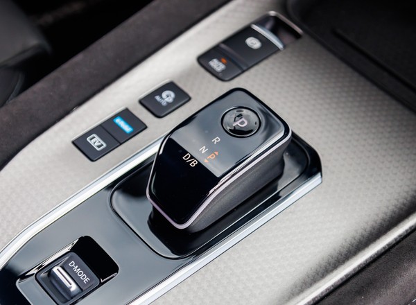 Co oznacza tryb B? Kierowcy nie wiedzą, a różnice odczują od razu. Robi różnicę