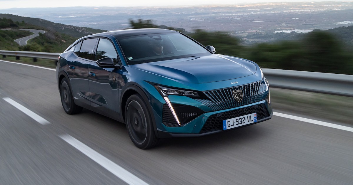 Peugeot 408 HYBRID 225 e-EAT8