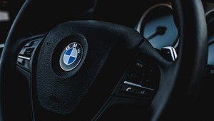 Chciał kupić używane BMW za 150 tys. zł. "Za 300 zł mam gwarancję" [LIST]