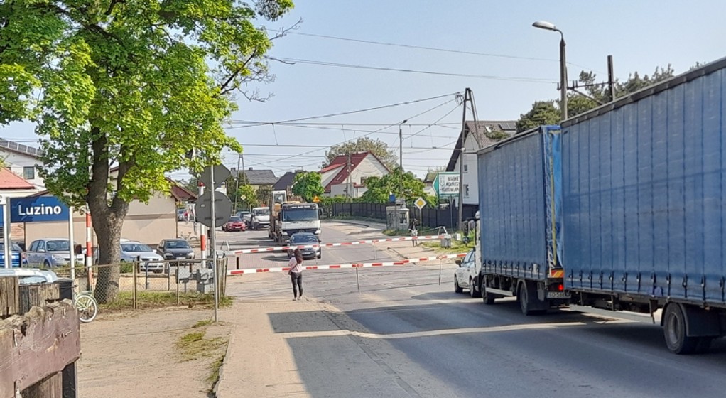 Przejazd kolejowy w Luzinie