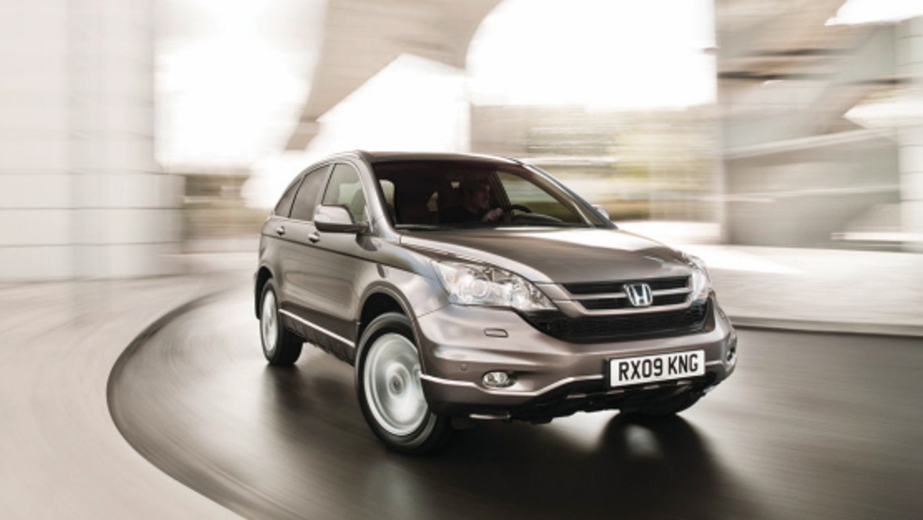 Genewa 2010: Honda CR-V – odświeżona stylistyka (dane techniczne)